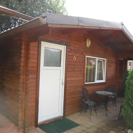 Pension, Camping&Biker Station zur Deutschen Eiche Ciocanesti Exterior foto