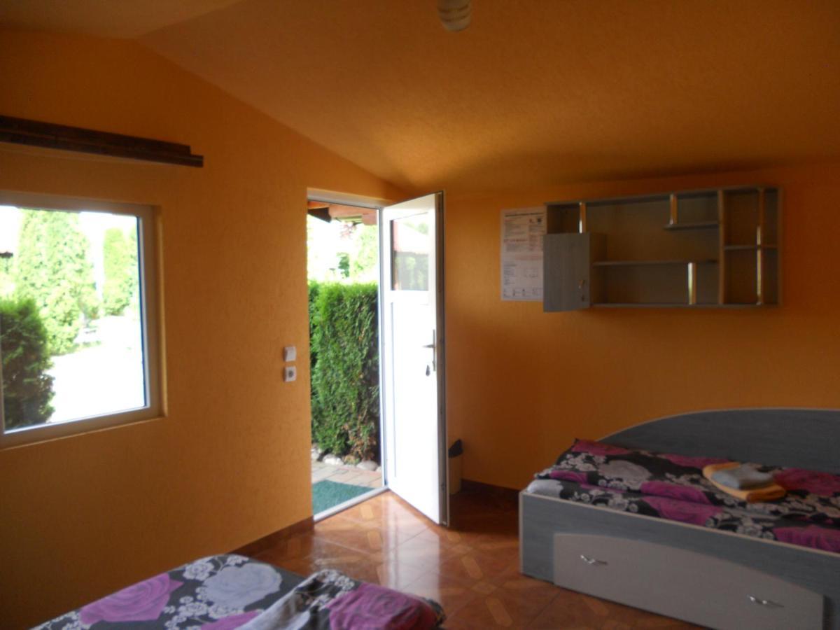 Pension, Camping&Biker Station zur Deutschen Eiche Ciocanesti Exterior foto