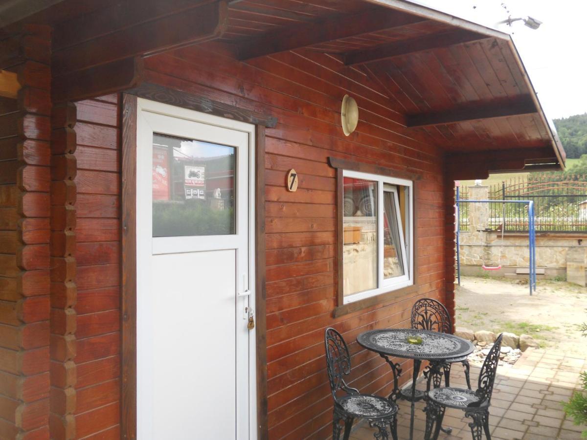 Pension, Camping&Biker Station zur Deutschen Eiche Ciocanesti Exterior foto