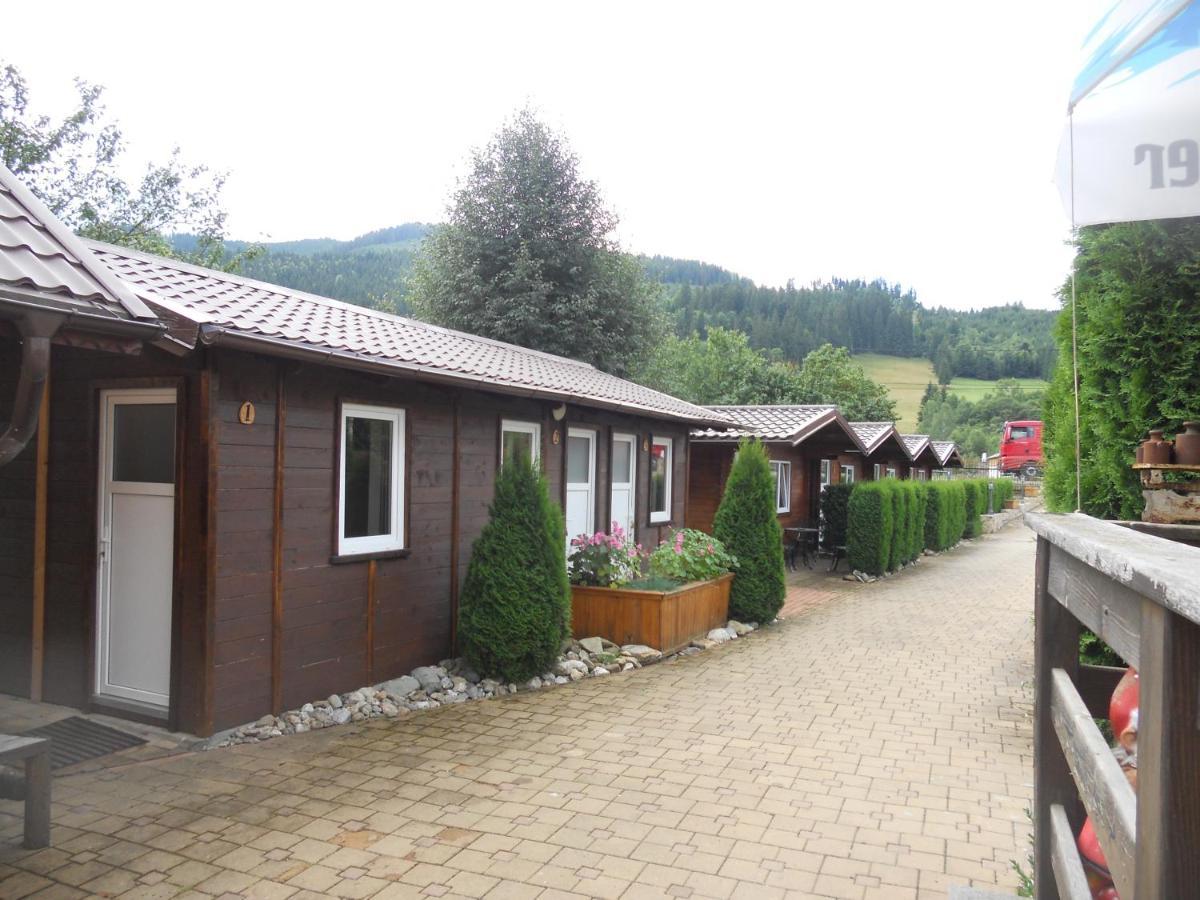 Pension, Camping&Biker Station zur Deutschen Eiche Ciocanesti Exterior foto